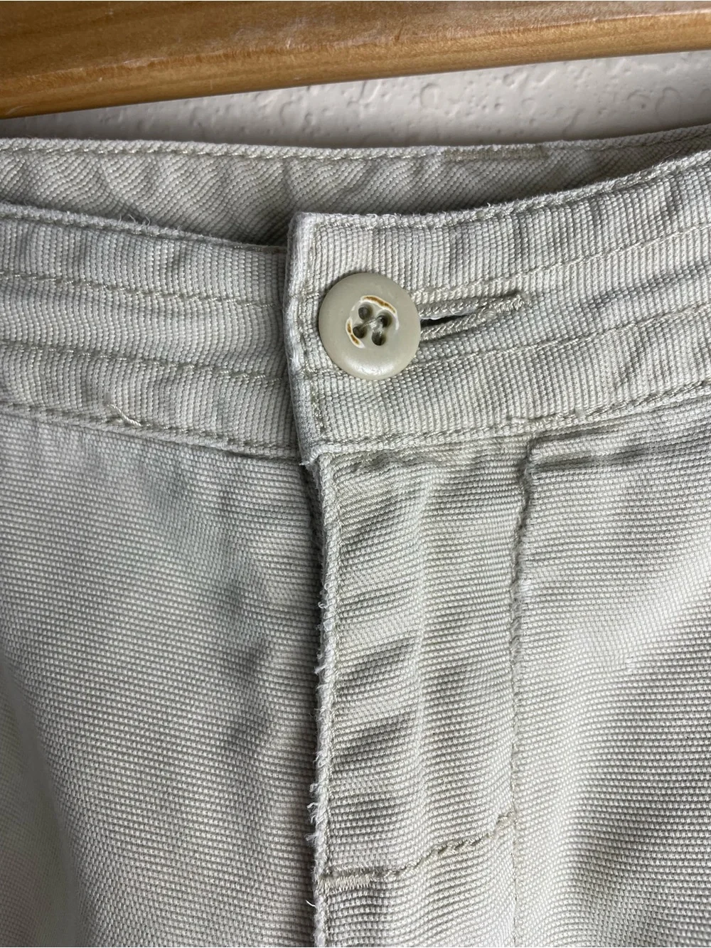 Tommy Bahama Men's Relax Cargo Shorts in Light Beige Khaki Tencel